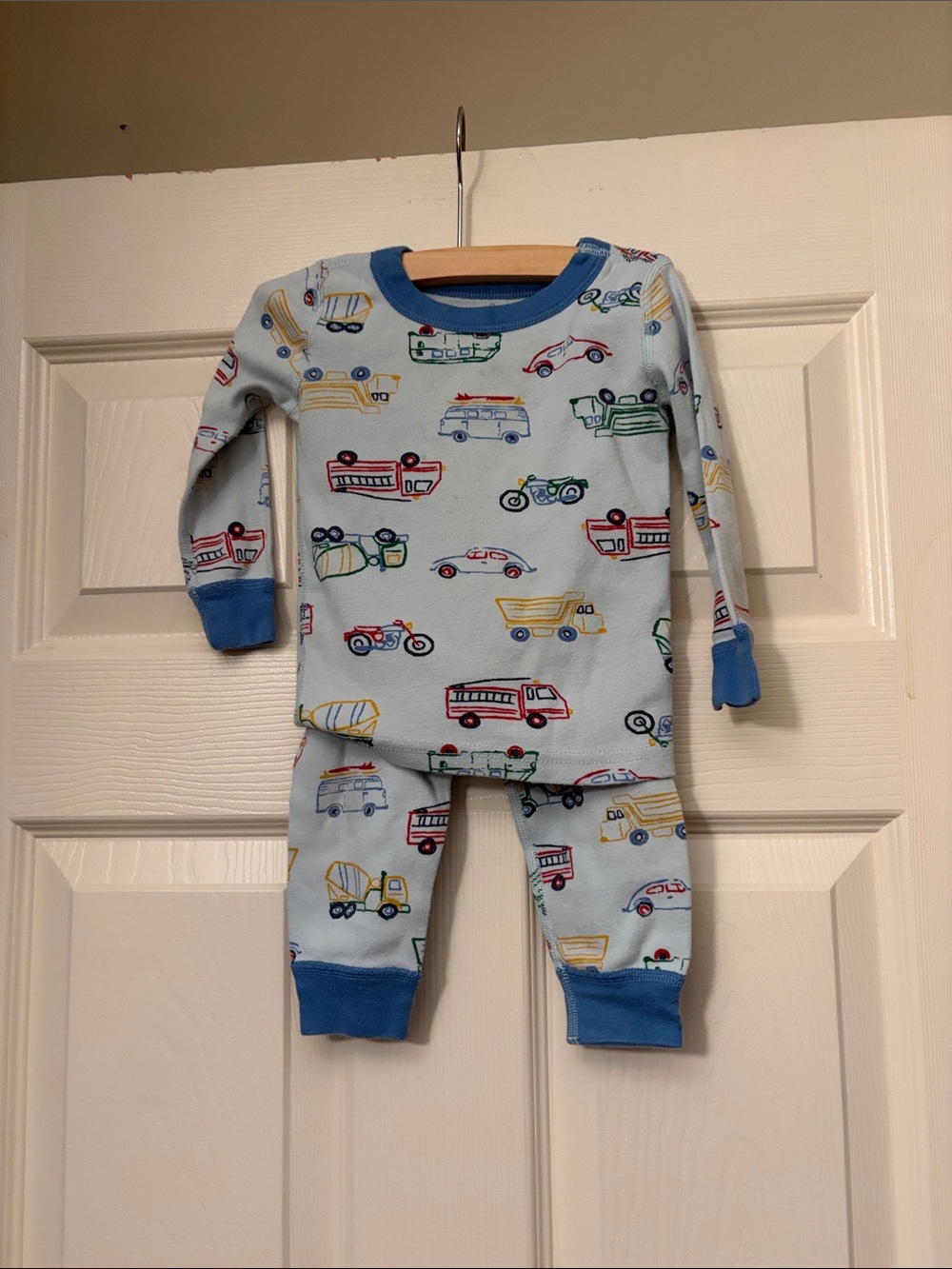 Moon and Back Hanna Andersson Light Blue Vehicle Print Pajama Set with Blue Trim